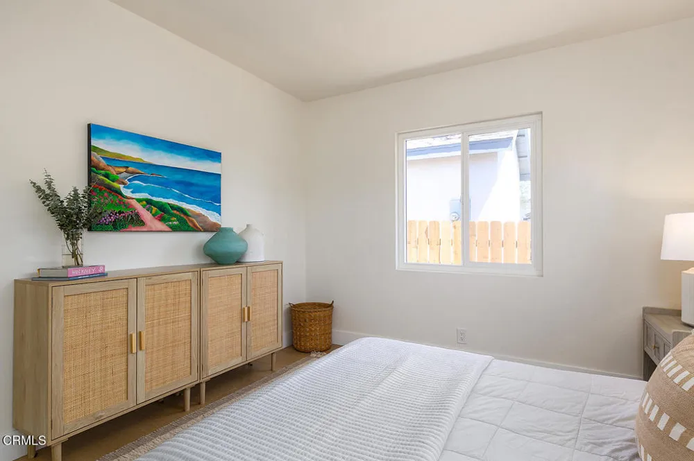 2211 Casitas Avenue Altadena, CA 91001