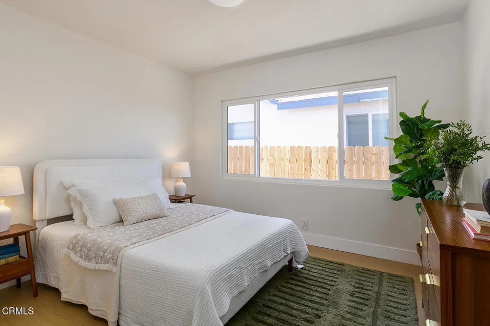 2211 Casitas Avenue Altadena, CA 91001