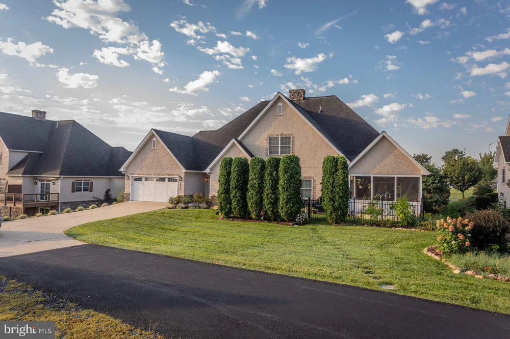 1744 HERITAGE ESTATES CIRCLE Harrisonburg, VA 22801