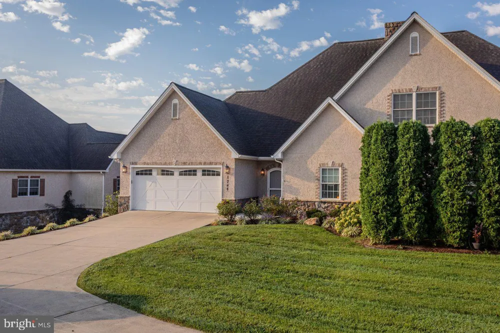 1744 HERITAGE ESTATES CIRCLE Harrisonburg, VA 22801