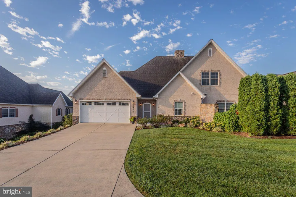 1744 HERITAGE ESTATES CIRCLE Harrisonburg, VA 22801