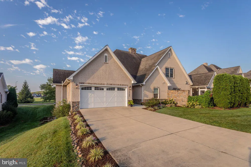 1744 HERITAGE ESTATES CIRCLE Harrisonburg, VA 22801