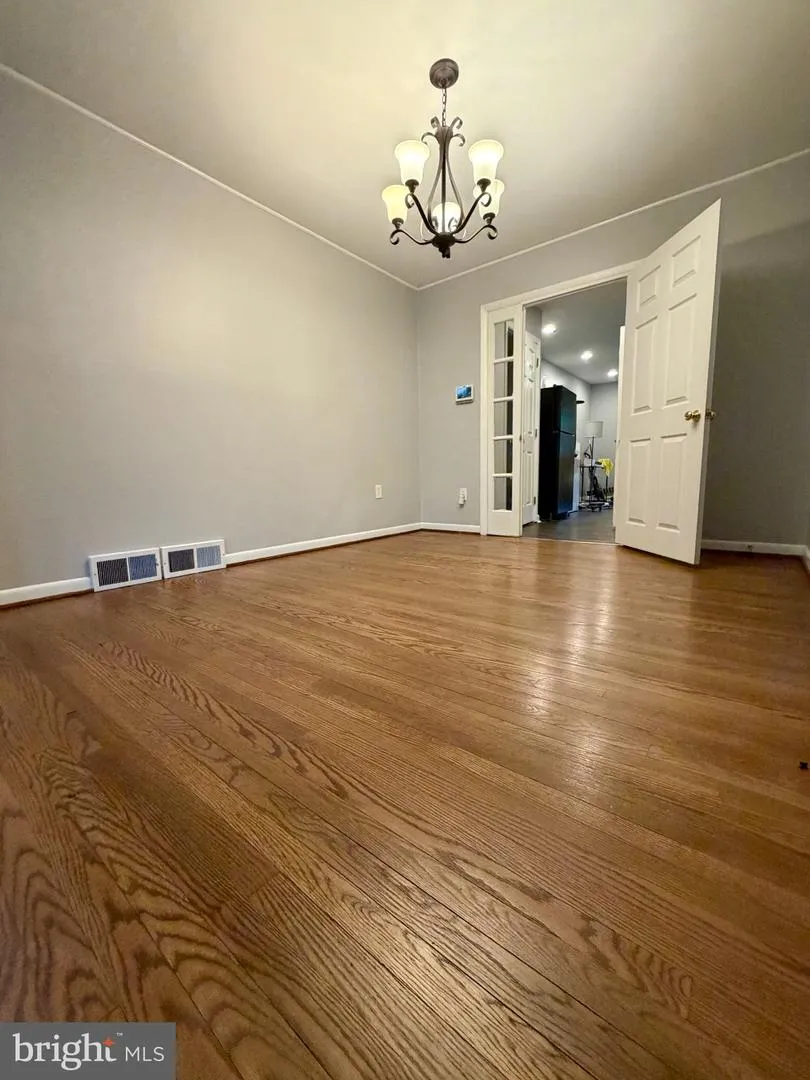 300 WINDING WAY Glenside, PA 19038