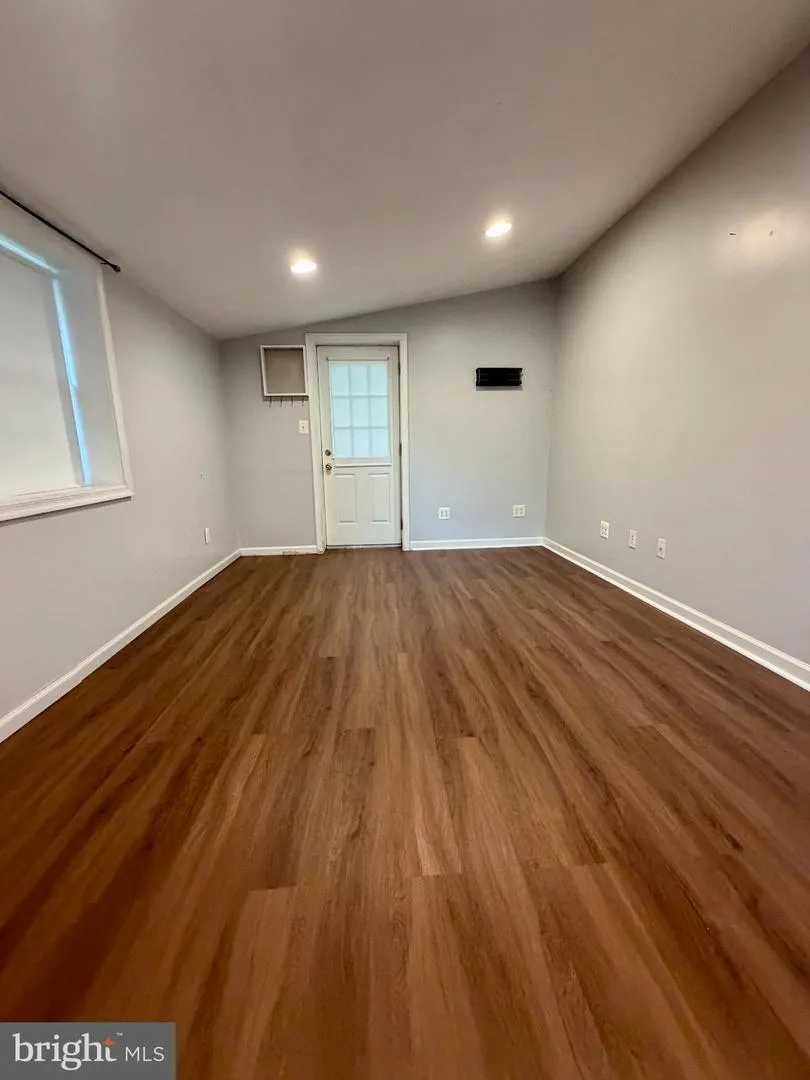 300 WINDING WAY Glenside, PA 19038