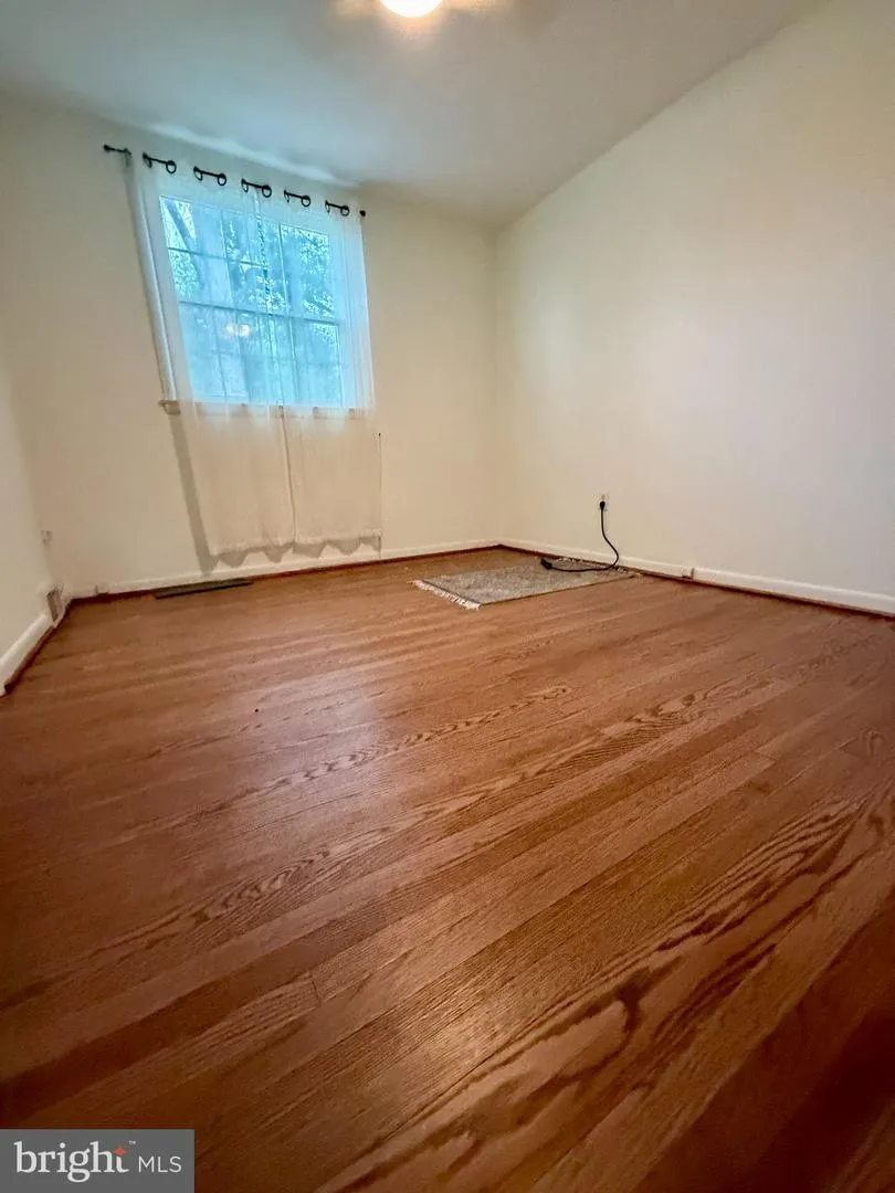 300 WINDING WAY Glenside, PA 19038