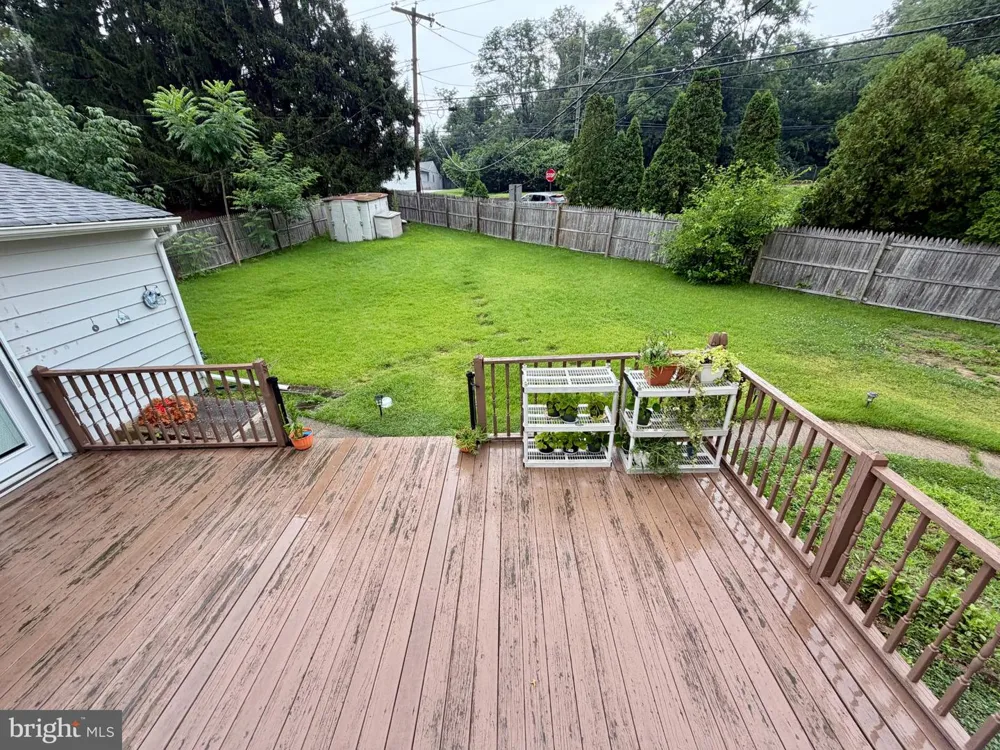 300 WINDING WAY Glenside, PA 19038