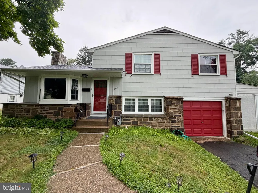 300 WINDING WAY Glenside, PA 19038