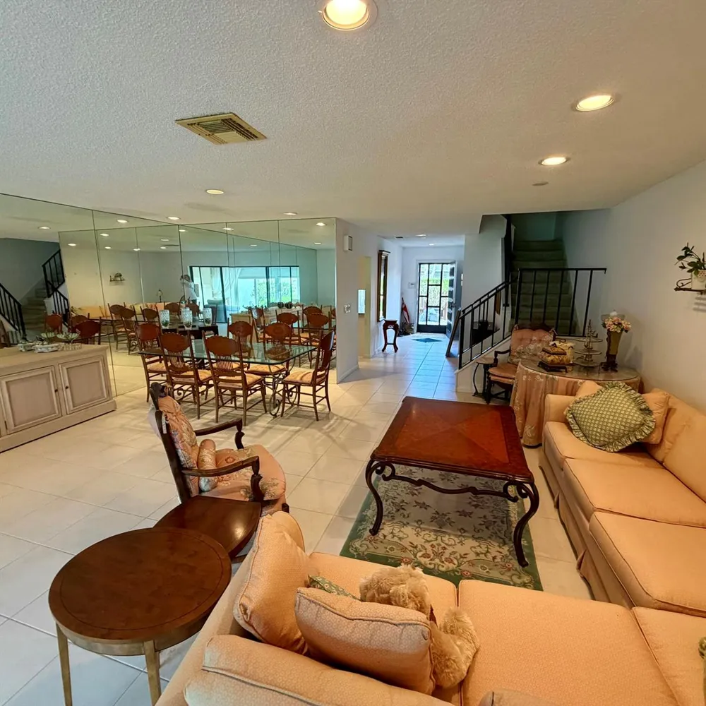 28 SOUTHPORT LANE #B Boynton Beach, FL 33436
