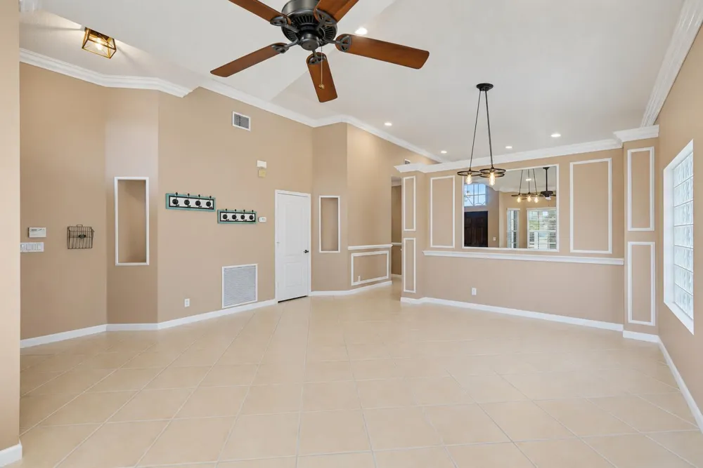 5691 Saddle Trail Lane Lake Worth, FL 33449