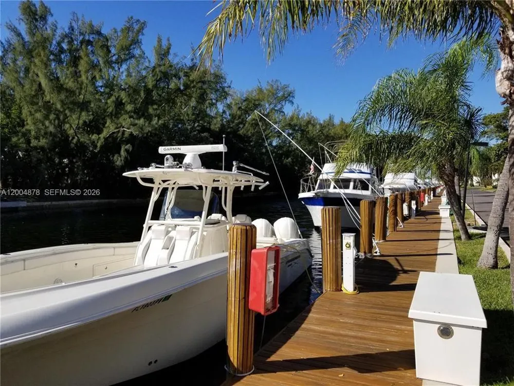 6207 BAY CLUB DRIVE #1 Fort Lauderdale, FL 33308