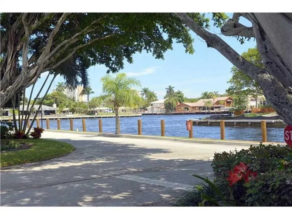 6207 BAY CLUB DRIVE #1 Fort Lauderdale, FL 33308