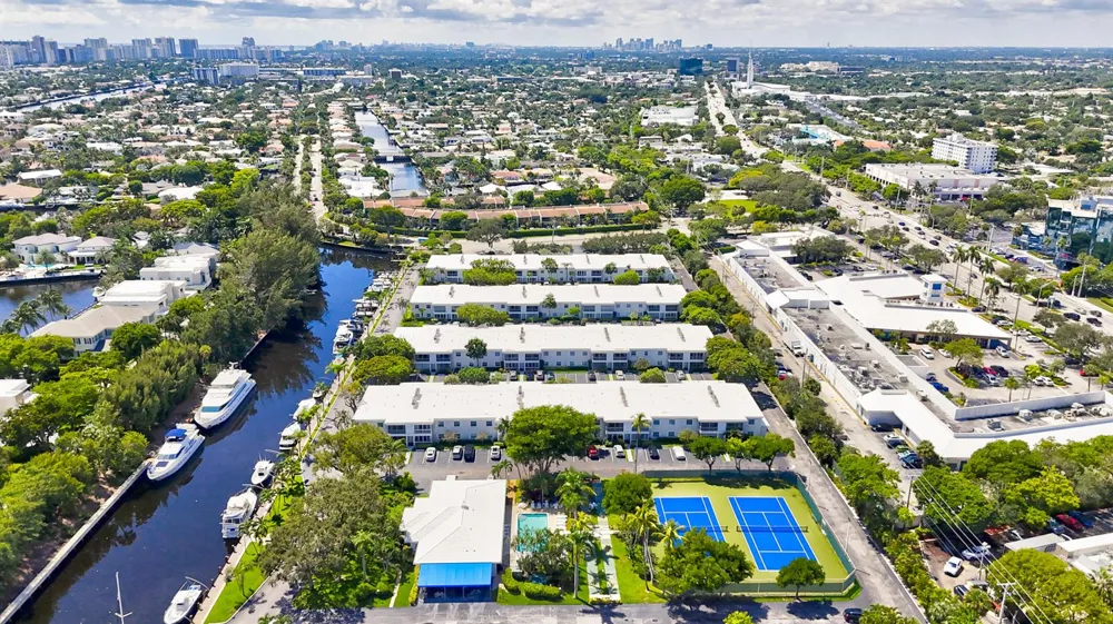6207 BAY CLUB DRIVE #1 Fort Lauderdale, FL 33308