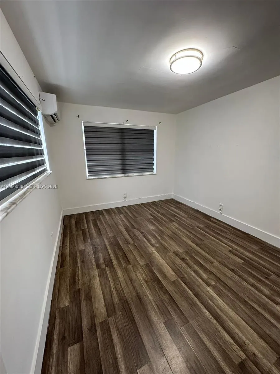 685 SW 7th Ter #2 Dania Beach, FL 33004
