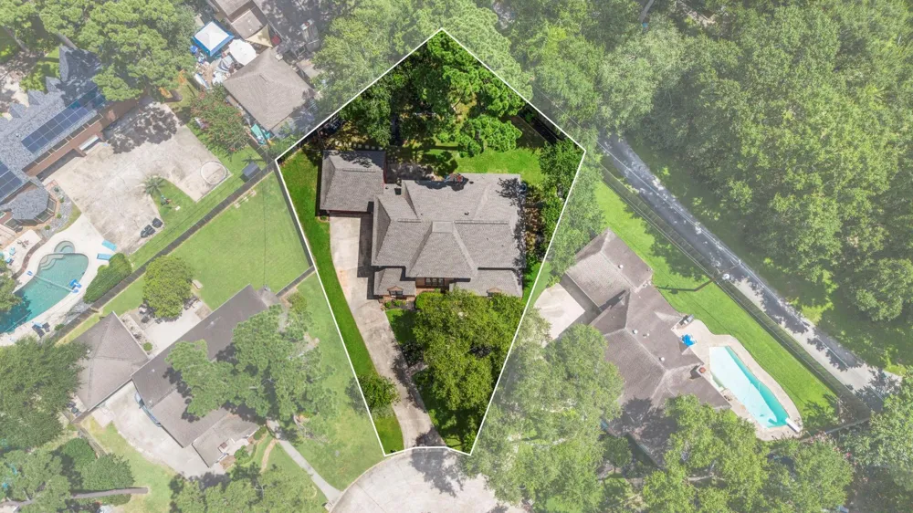 8206 Colonial Oaks Lane Spring, TX 77379
