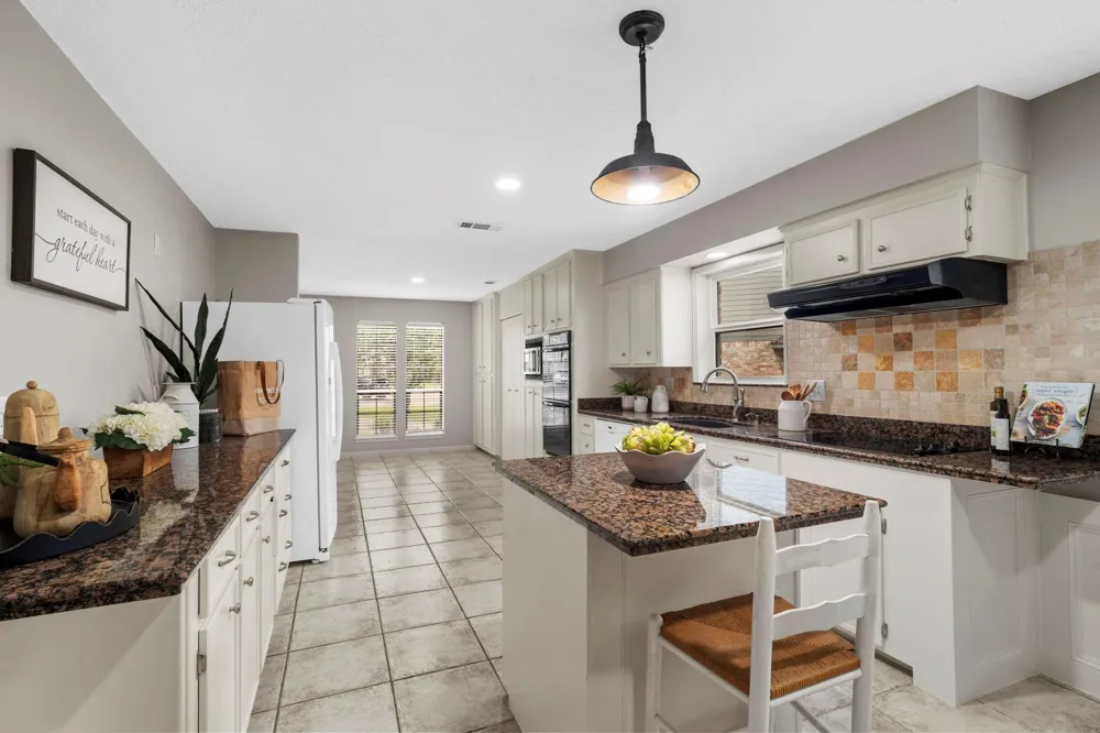 8206 Colonial Oaks Lane Spring, TX 77379