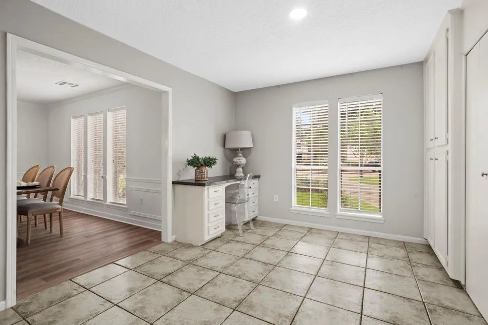 8206 Colonial Oaks Lane Spring, TX 77379