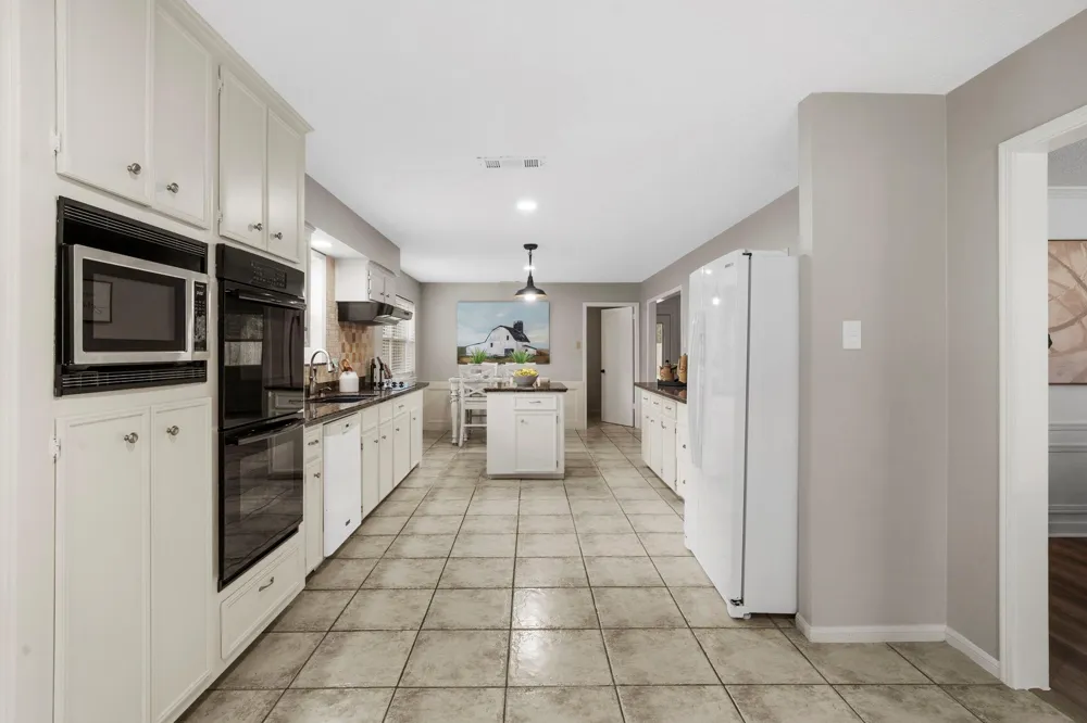 8206 Colonial Oaks Lane Spring, TX 77379