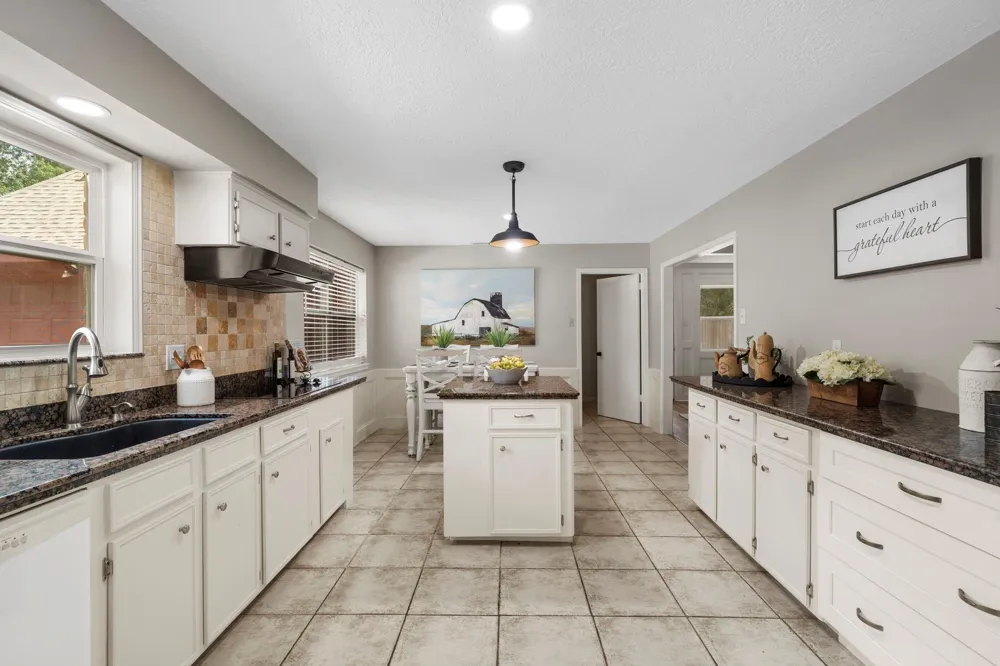 8206 Colonial Oaks Lane Spring, TX 77379