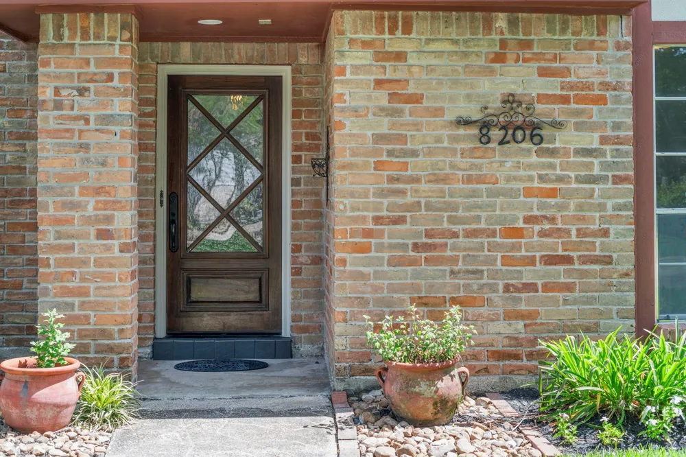 8206 Colonial Oaks Lane Spring, TX 77379