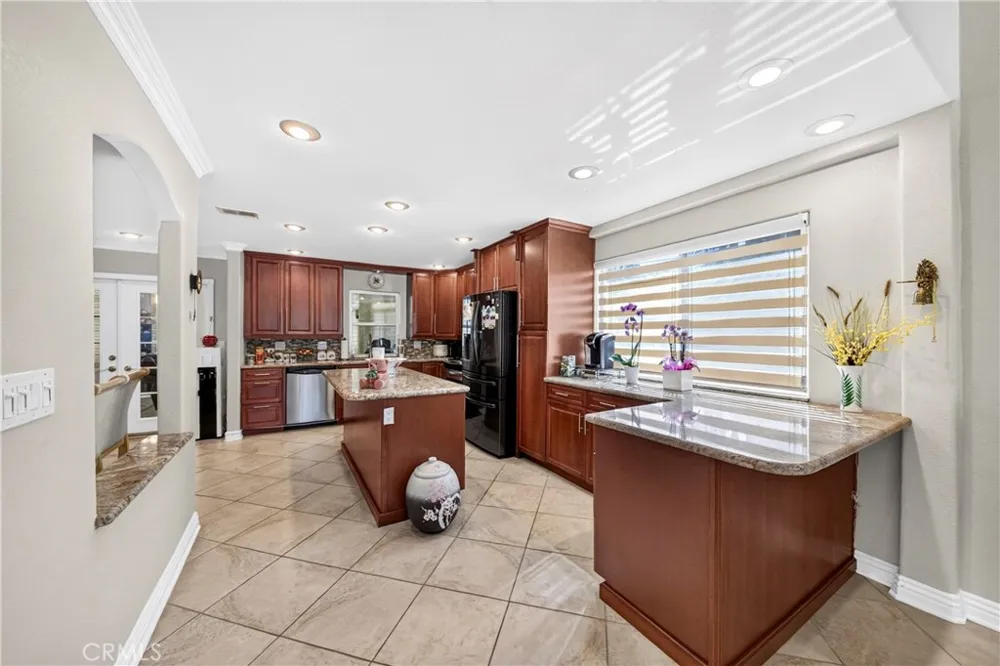 800 Arroyo Fullerton, CA 92833
