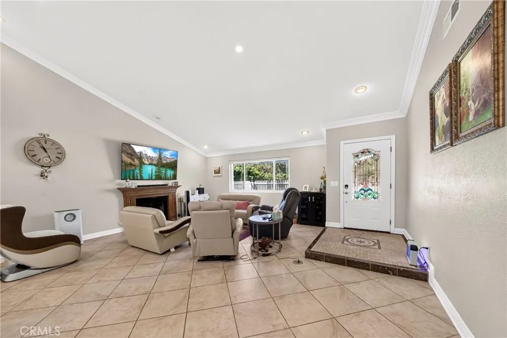 800 Arroyo Fullerton, CA 92833