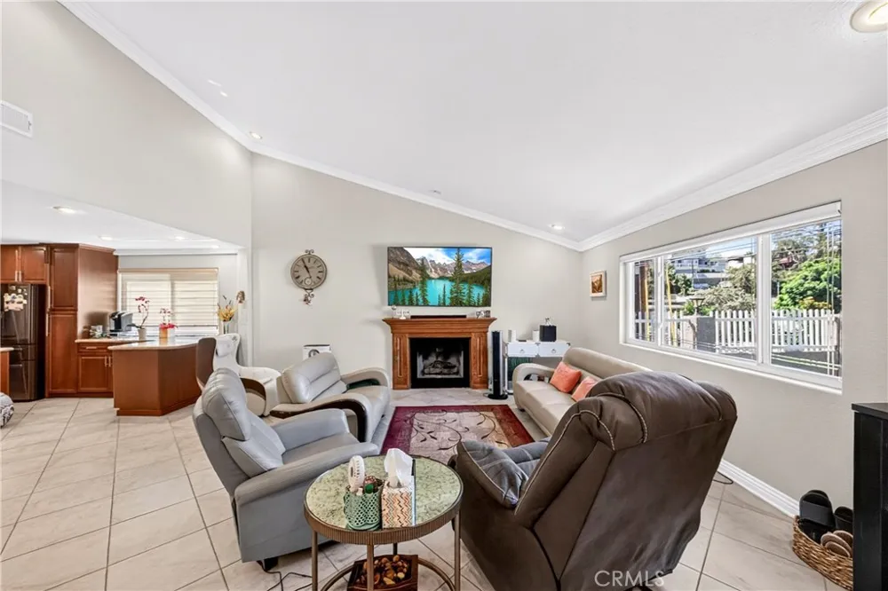 800 Arroyo Fullerton, CA 92833