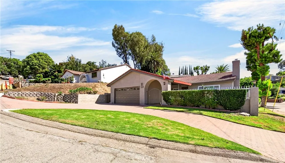 800 Arroyo Fullerton, CA 92833