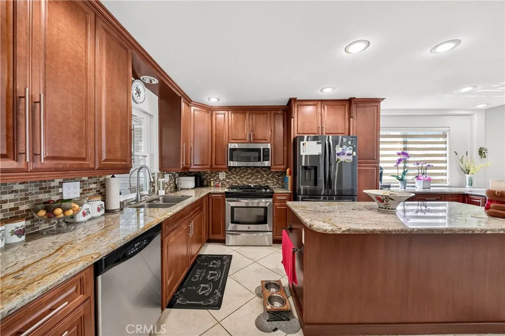 800 Arroyo Fullerton, CA 92833