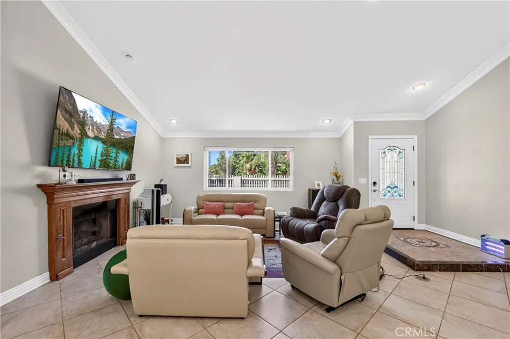 800 Arroyo Fullerton, CA 92833