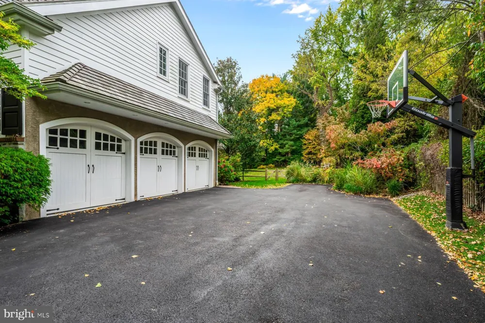 1132 YOUNGS FORD ROAD Gladwyne, PA 19035