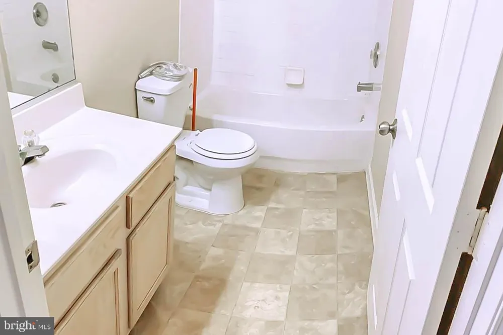 7420 HINDON CIRCLE #102 Windsor Mill, MD 21244