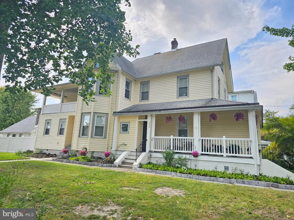 902 W PARK SQUARE Prospect Park, PA 19076