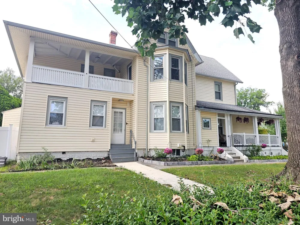 902 W PARK SQUARE Prospect Park, PA 19076
