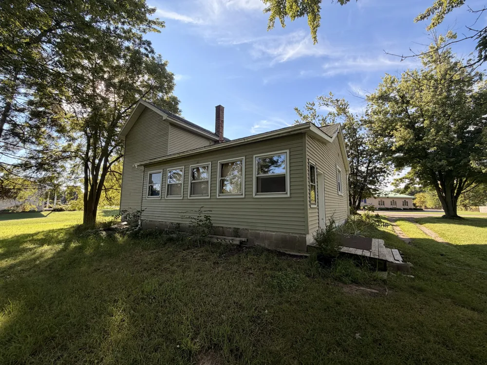 908 Napoleon Road Leoni Township, MI 49254