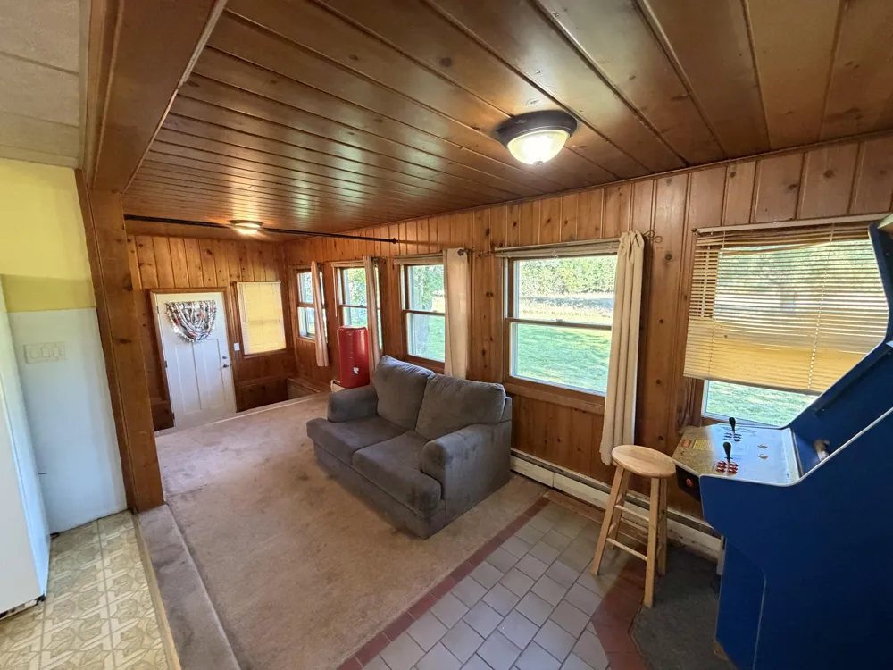 908 Napoleon Road Leoni Township, MI 49254