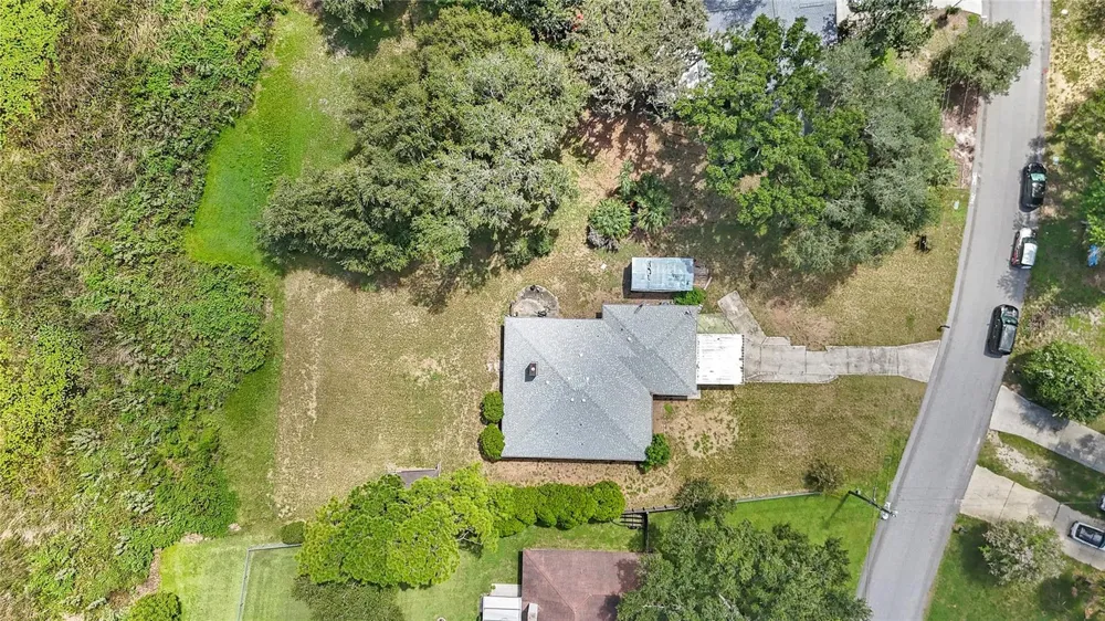 310 PARADISE ISLAND DRIVE Haines City, FL 33844