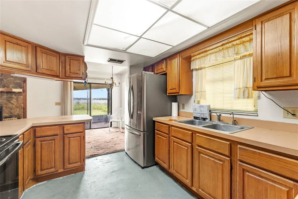 310 PARADISE ISLAND DRIVE Haines City, FL 33844