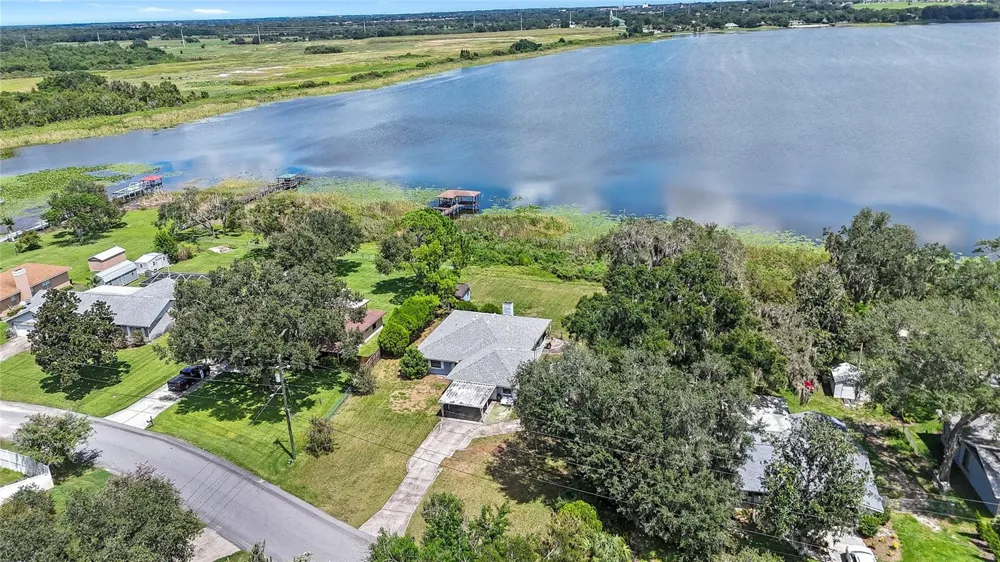 310 PARADISE ISLAND DRIVE Haines City, FL 33844