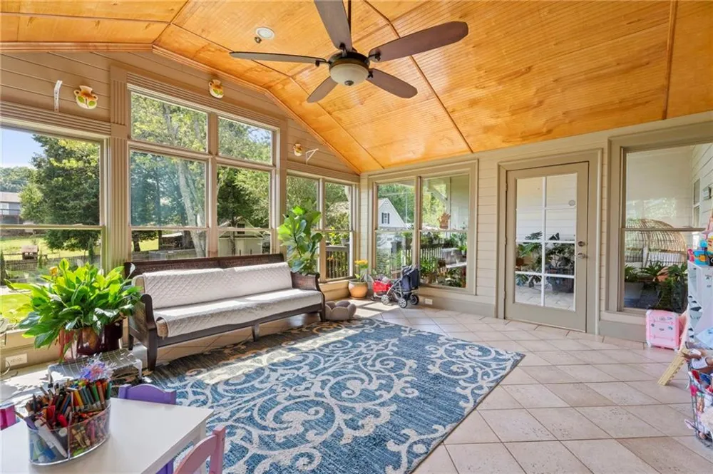 2555 Morgan Lake Drive NE Marietta, GA 30066