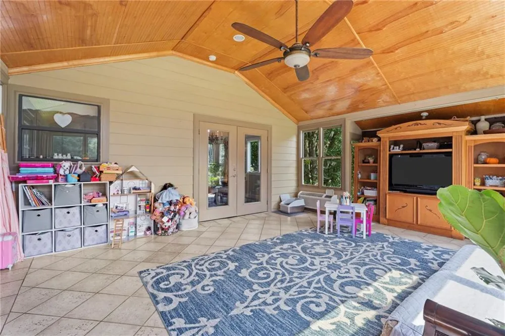 2555 Morgan Lake Drive NE Marietta, GA 30066