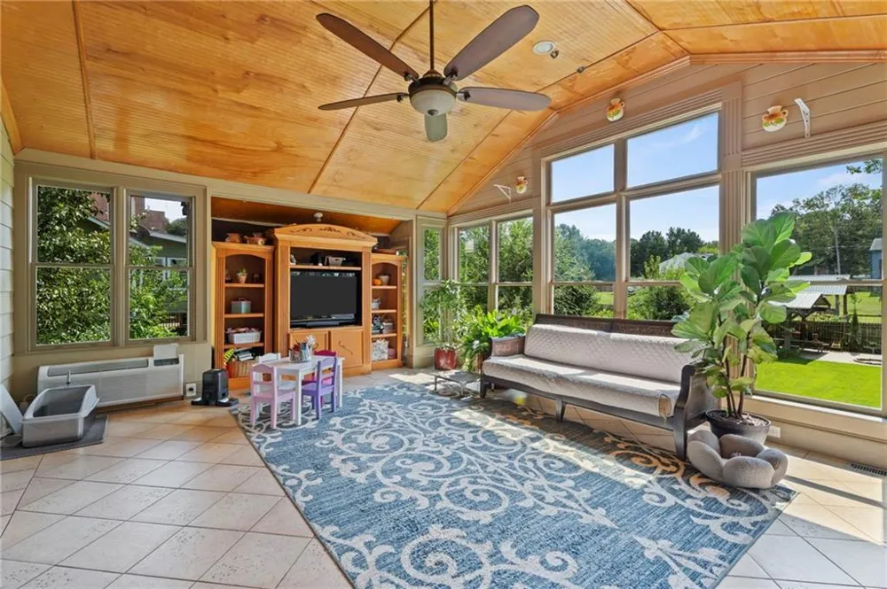 2555 Morgan Lake Drive NE Marietta, GA 30066