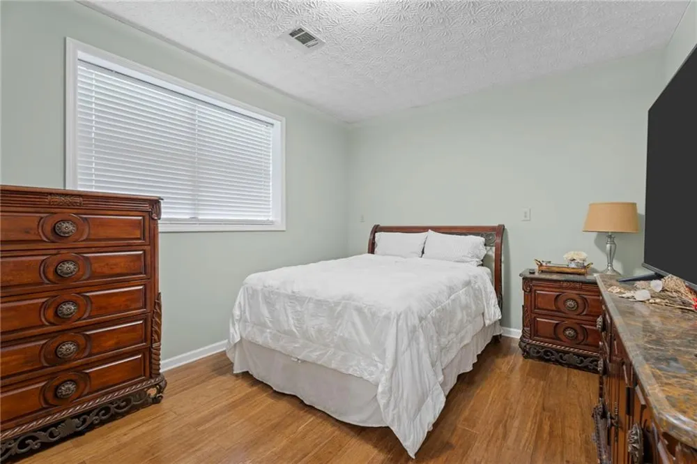 2555 Morgan Lake Drive NE Marietta, GA 30066