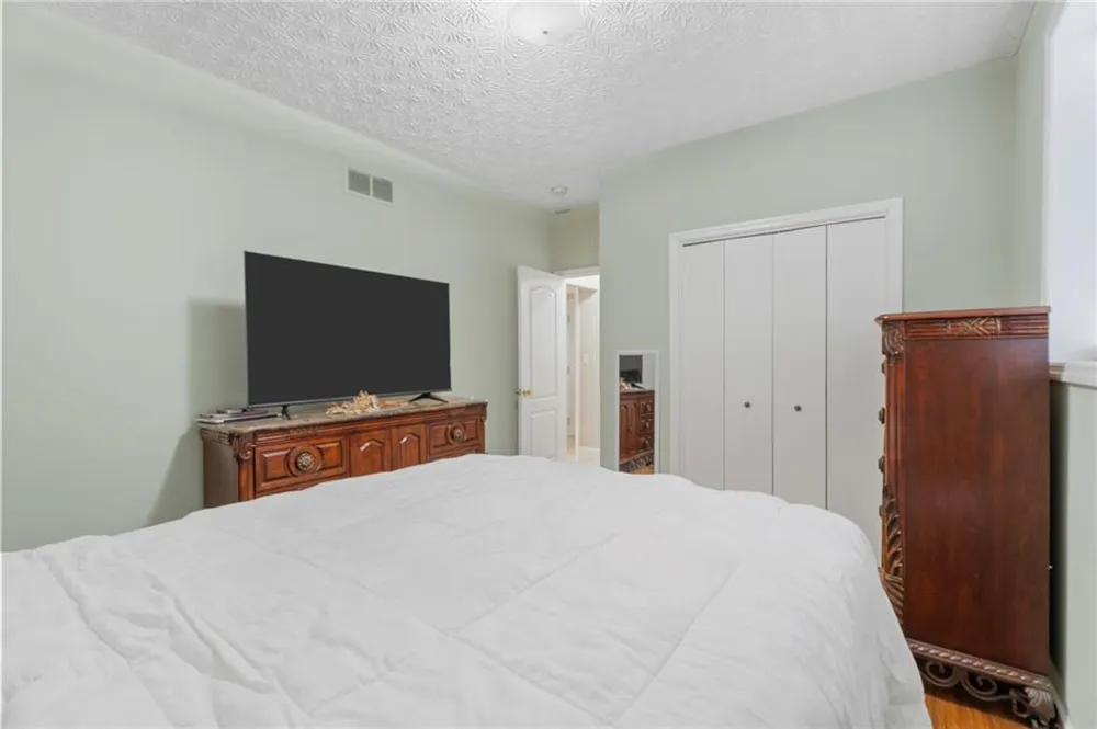 2555 Morgan Lake Drive NE Marietta, GA 30066