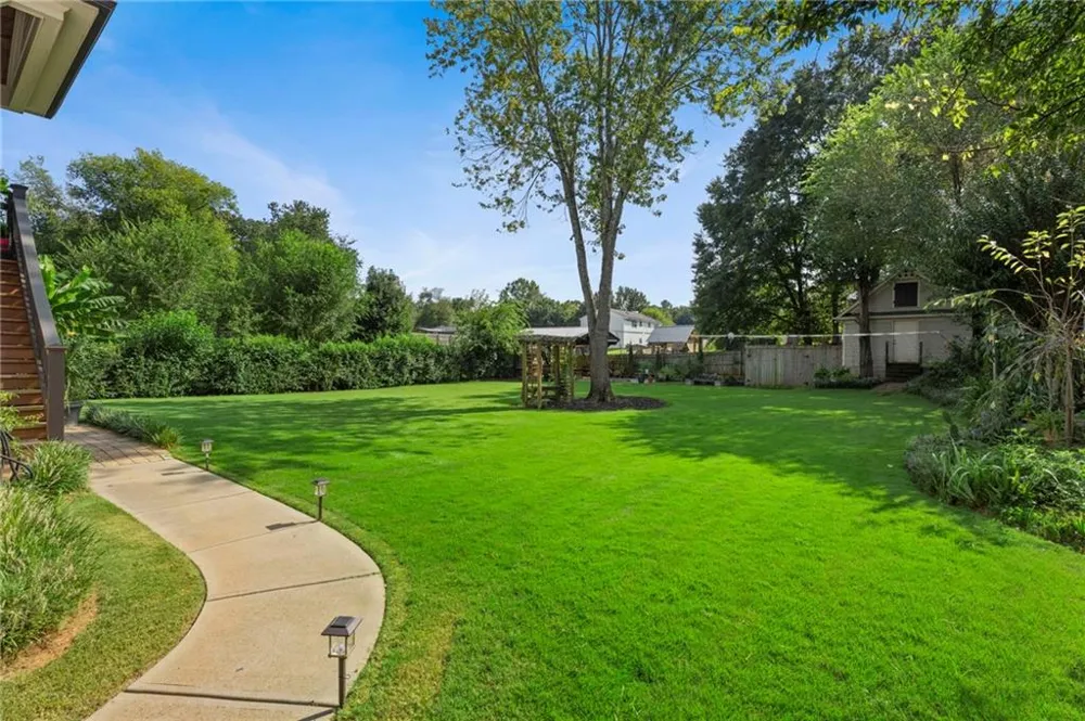 2555 Morgan Lake Drive NE Marietta, GA 30066