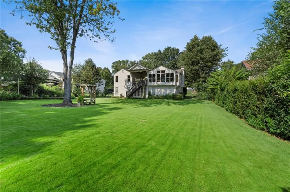 2555 Morgan Lake Drive NE Marietta, GA 30066
