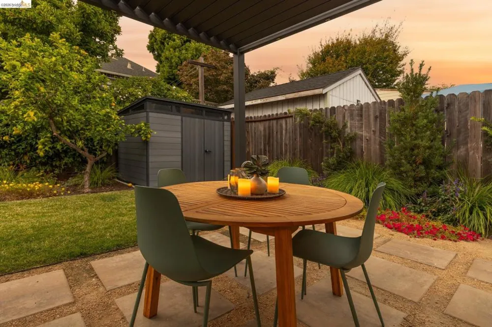 452 44Th St Oakland, CA 94609