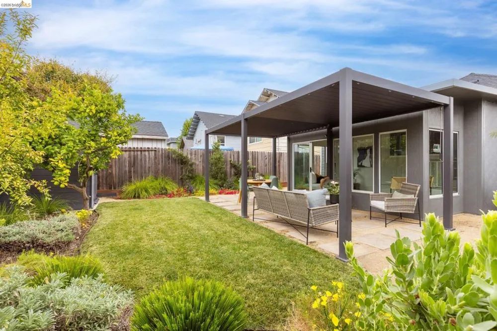 452 44Th St Oakland, CA 94609