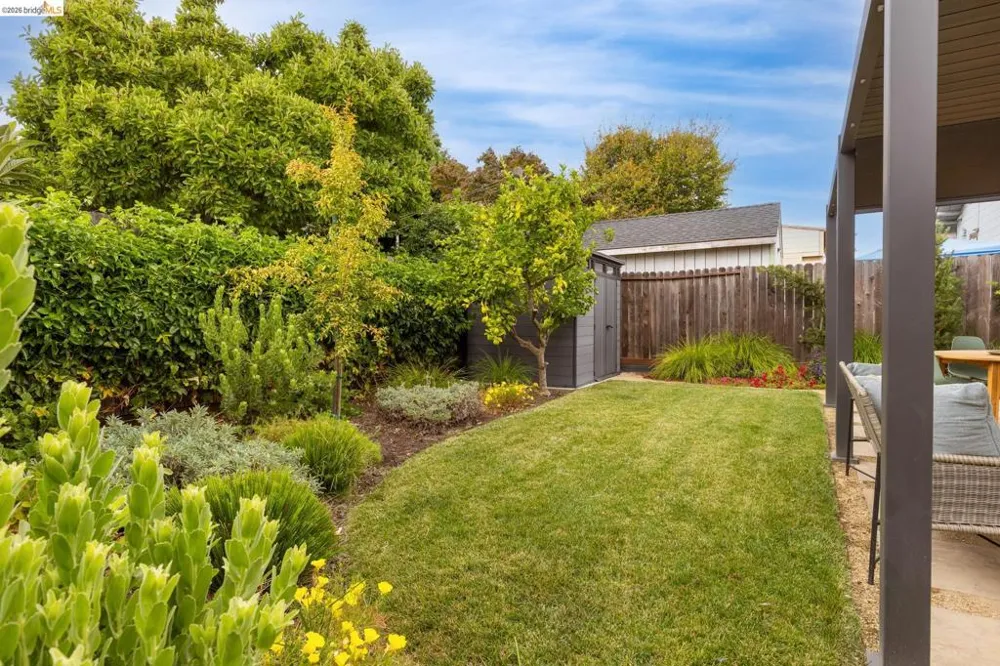 452 44Th St Oakland, CA 94609