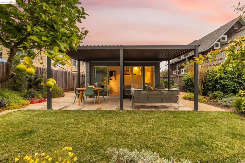 452 44Th St Oakland, CA 94609