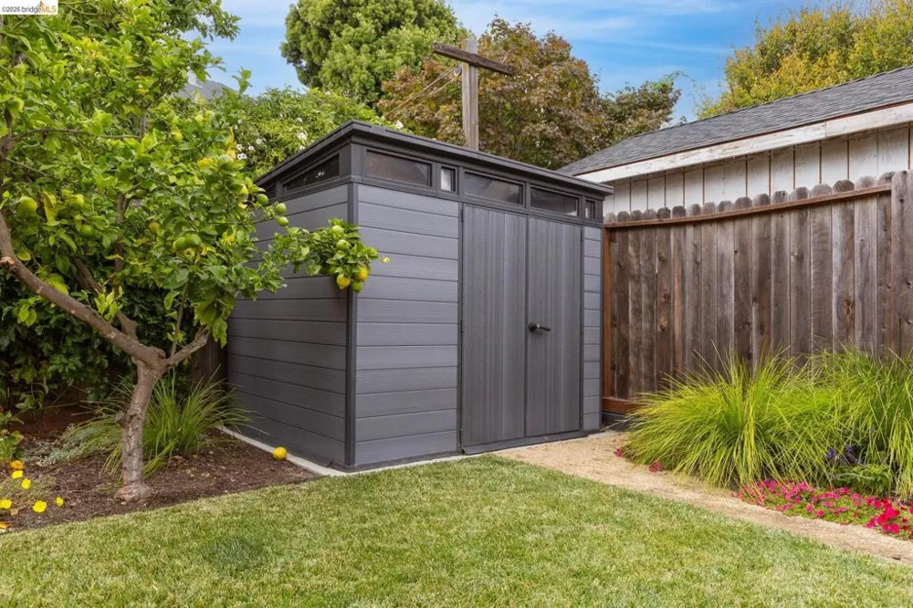 452 44Th St Oakland, CA 94609